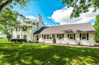 1176 Liberty Ln, Gallatin, TN 37066