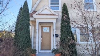 234 Park Ave, Cranston, RI 02905