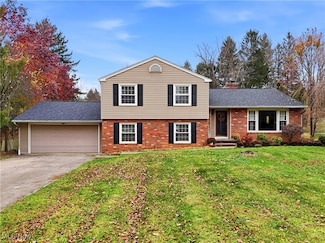 3453 Country Club Dr, Medina, OH 44256