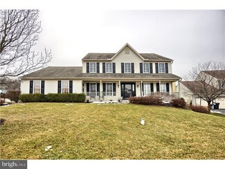 4 Penns Ct, Morgantown, PA 19543