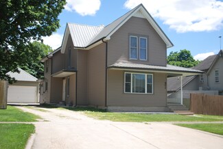 802 Douglas Ave, Ashton, IL 61006
