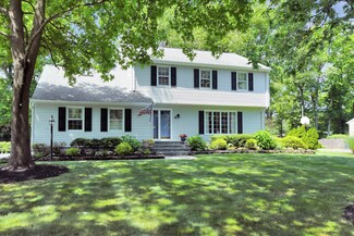 9 Breezy Point Rd, Little Silver, NJ 07739