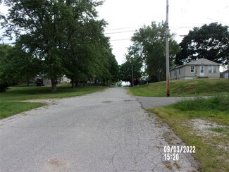 726 E Marshall St, Marion, IN 46952
