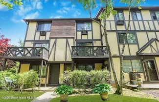 49 Devon Loop, Staten Island, NY 10314