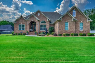 411 Deer Creek Dr, Killen, AL 35645