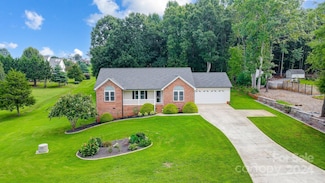 2497 Carriage Ln, Lincolnton, NC 28092