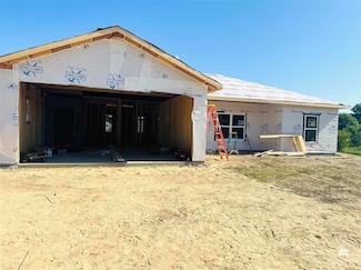1307 East Ave, Clay Center, KS 67432