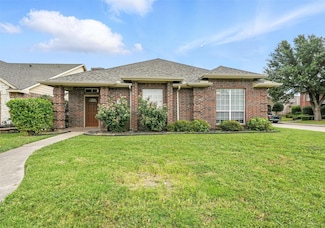 1630 Mockingbird Ln, Desoto, TX 75115