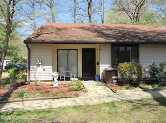 126 Amberly Dr Unit A, Manalapan, NJ 07726
