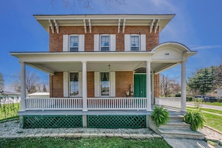 204 E Burr Oak St, Centreville, MI 49032