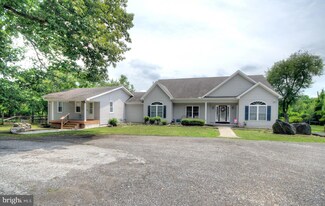 684 Fox Run Rd, Sewell, NJ 08080