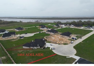 1464 Adelaide Ave, Port Neches, TX 77651