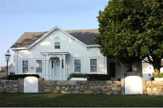 1818 Main Rd, Westport Point, MA 02791