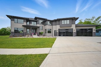 1004 NW Hugg Dr, Polk City, IA 50226