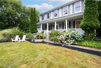 45 Algonquin Rd, Narragansett, RI 02882