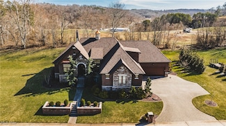 35 Skyview Dr, Parkersburg, WV 26101