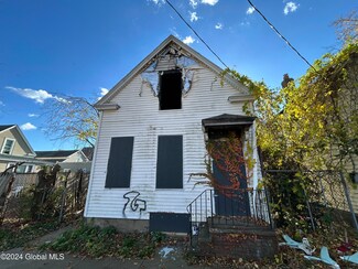 804 Arch St, Schenectady, NY 12307