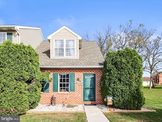 12 Fiddler Dr Unit 6, New Oxford, PA 17350