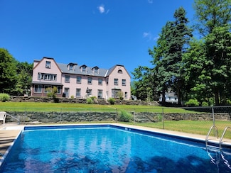 84 Prospect St, Fitchburg, MA 01420