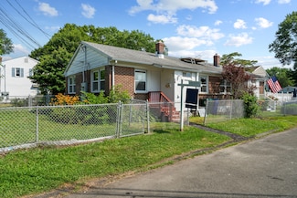 55 Fisher Ct, Stratford, CT 06614