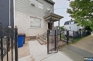 299 7th Ave W, Newark, NJ 07107