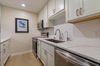 35 Nathan Ln N Unit 204, Plymouth, MN 55441