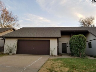634 E State St, Lindsborg, KS 67456