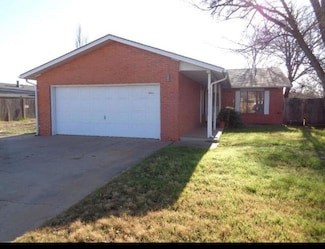 3905 Ridgeway Dr, Plainview, TX 79072