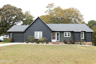 101 Walnut Dr, Swansboro, NC 28584