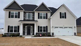 3221 Dandelion Dr, Grimesland, NC 27837