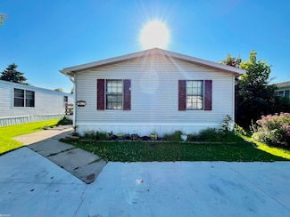 48593 Sandifer Ct, Shelby Township, MI 48317