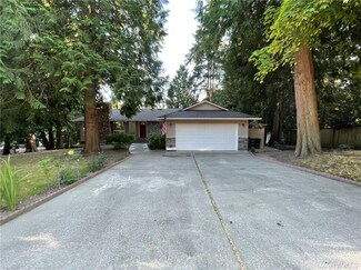 9320 31st St E, Edgewood, WA 98371