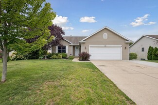 3806 Bent Pine Dr, Holland, MI 49424