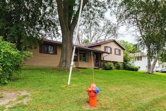 215 W 2nd St, Cambria, WI 53923