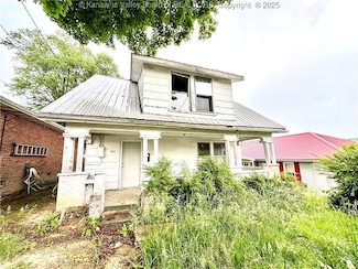 324 High School Ave, Hurricane, WV 25526