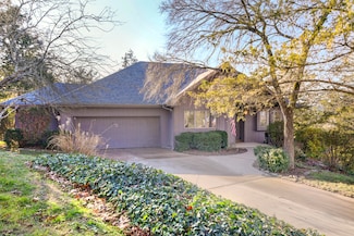 1304 Stoneycreek Ln, Reeds Spring, MO 65737