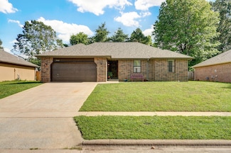 3966 W Tracy St, Springfield, MO 65807