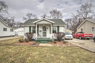 2316 E Division St, Decatur, IL 62526
