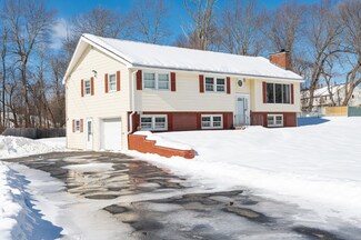 123 Flower Ln, Dracut, MA 01826