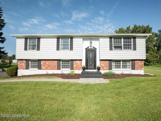 12 Empire Dr, Poestenkill, NY 12140