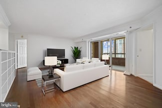 2181 Jamieson Ave Unit 905, Alexandria, VA 22314