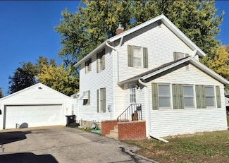 815 14th Ave N, Estherville, IA 51334