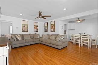 709 N Midway Dr, Escondido, CA 92027