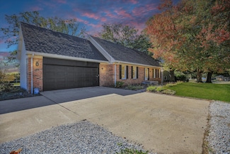 10 Dunlap Woods, Sidney, IL 61877