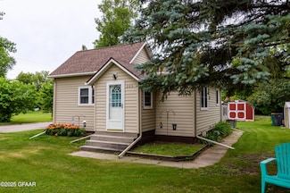 205 Railroad Ave E, Hatton, ND 58240