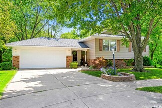 2302 W Madera Ct, Peoria, IL 61614