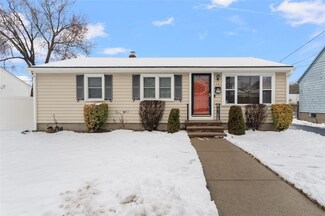 14 Byron St, Cranston, RI 02920