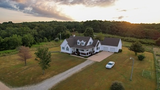 1077 State Route Dd, Willow Springs, MO 65793