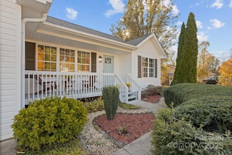 130 Sharons Way, East Flat Rock, NC 28726