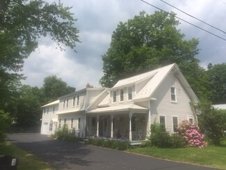 38 Oak St, North Conway, NH 03860